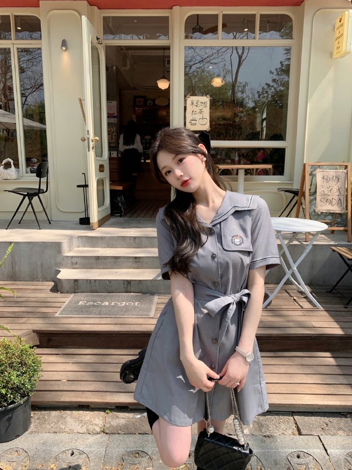 坚如磐石 封面